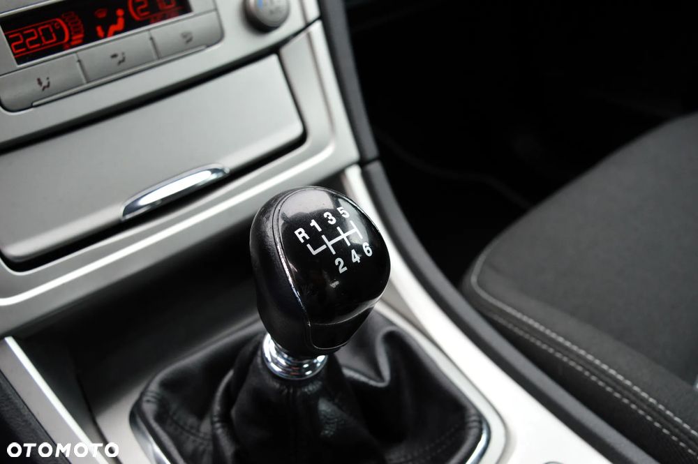 Ford Mondeo 1.8 TDCi Gold X - 23