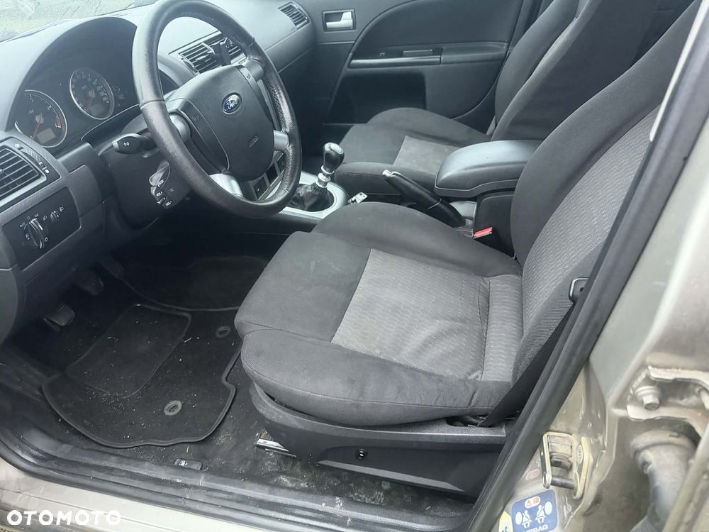 Ford Mondeo 2.0 TDCi Ghia - 10