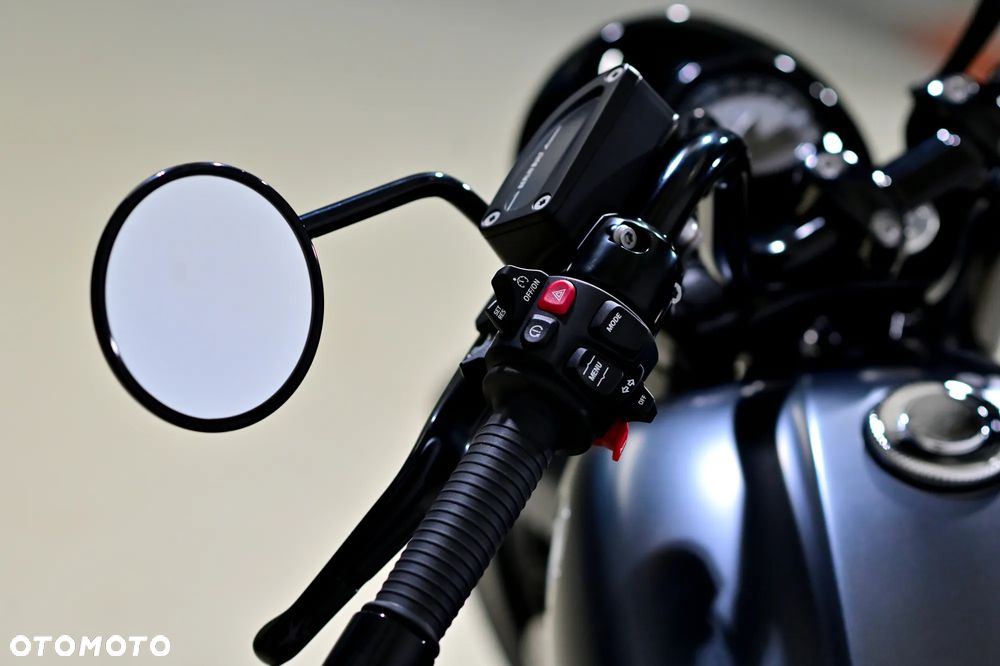 BMW R - 11