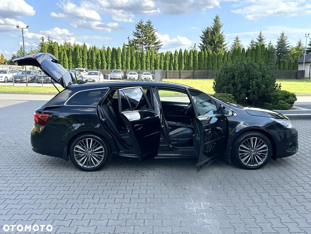 Toyota Avensis Combi 1.8 Multidrive S Executive - 16