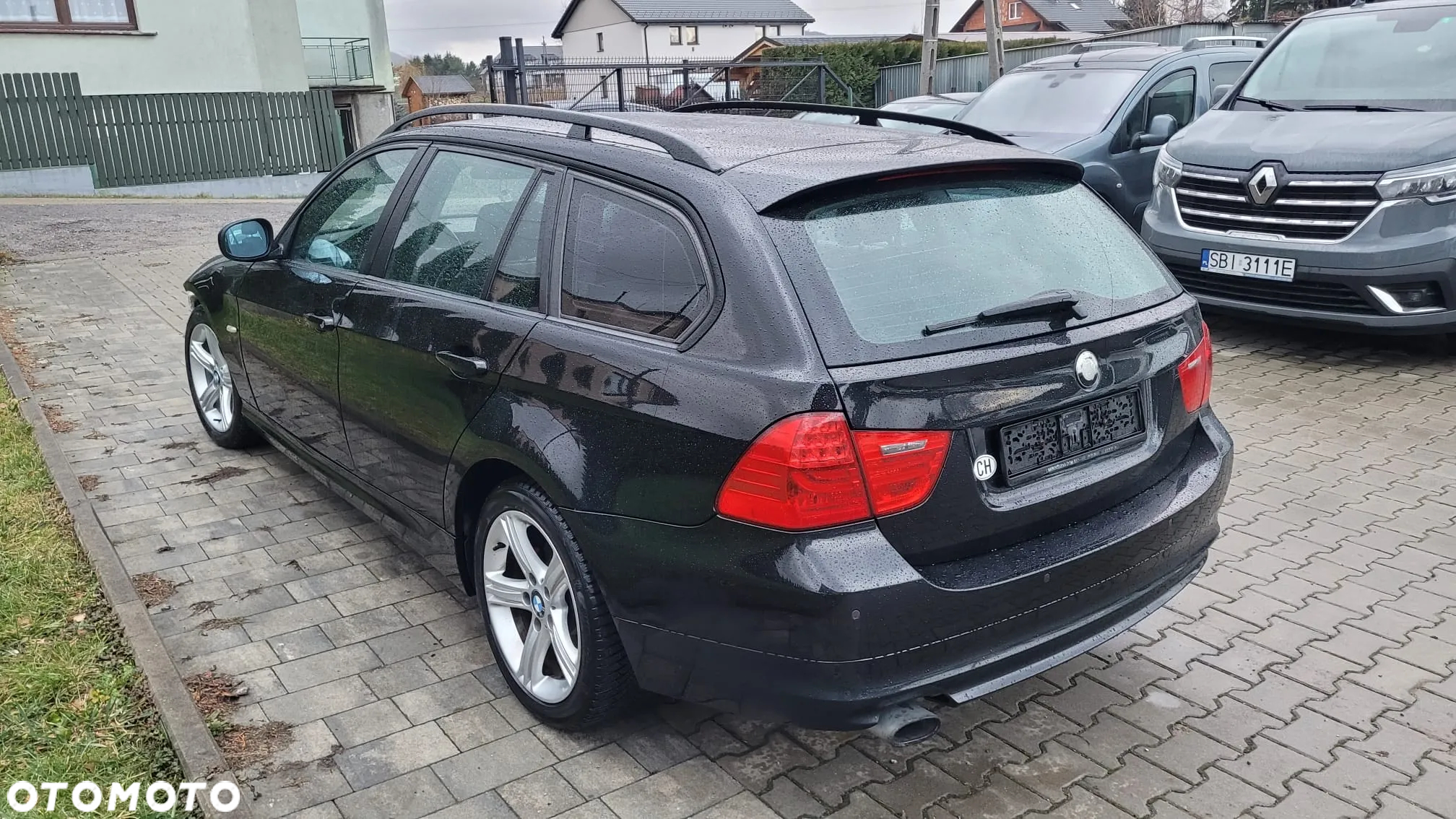 BMW Seria 3 320d xDrive DPF Touring - 2