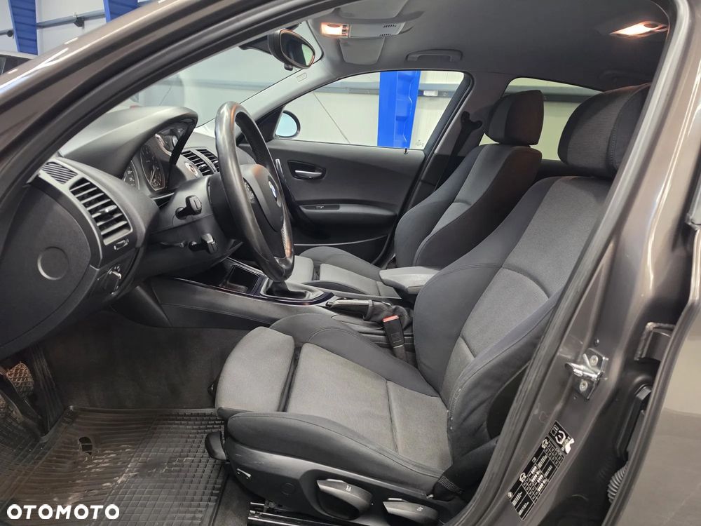 BMW Seria 1 118i - 25