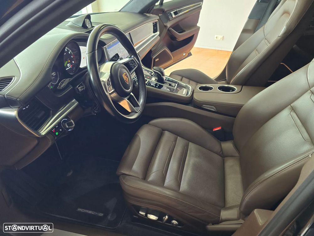 Porsche Panamera 4 E-Hybrid - 39