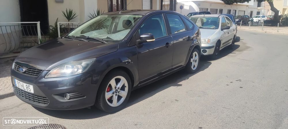 Ford Focus 1.6 TDCi Ghia — fotografia 15