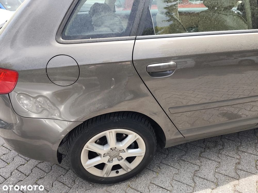 Audi A3 Sportback 1.8 TFSI Ambiente - 22