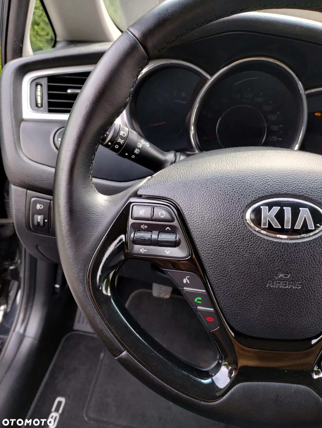 Kia Ceed 1.6 CRDi 128 ISG SW Spirit - 24