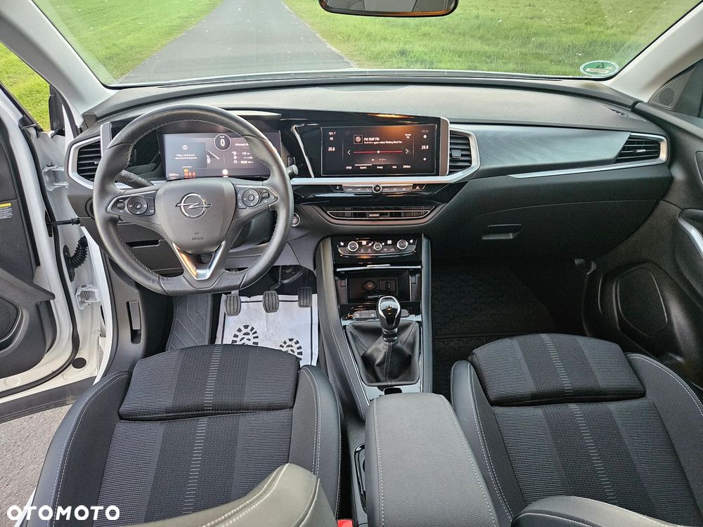 Opel Grandland X 1.2 Start/Stop Business Elegance - 35