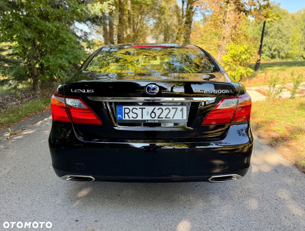 Lexus LS - 4