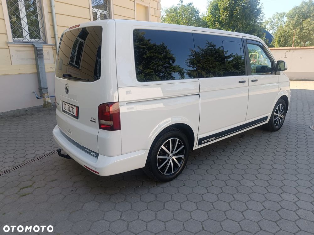 Volkswagen Multivan - 5