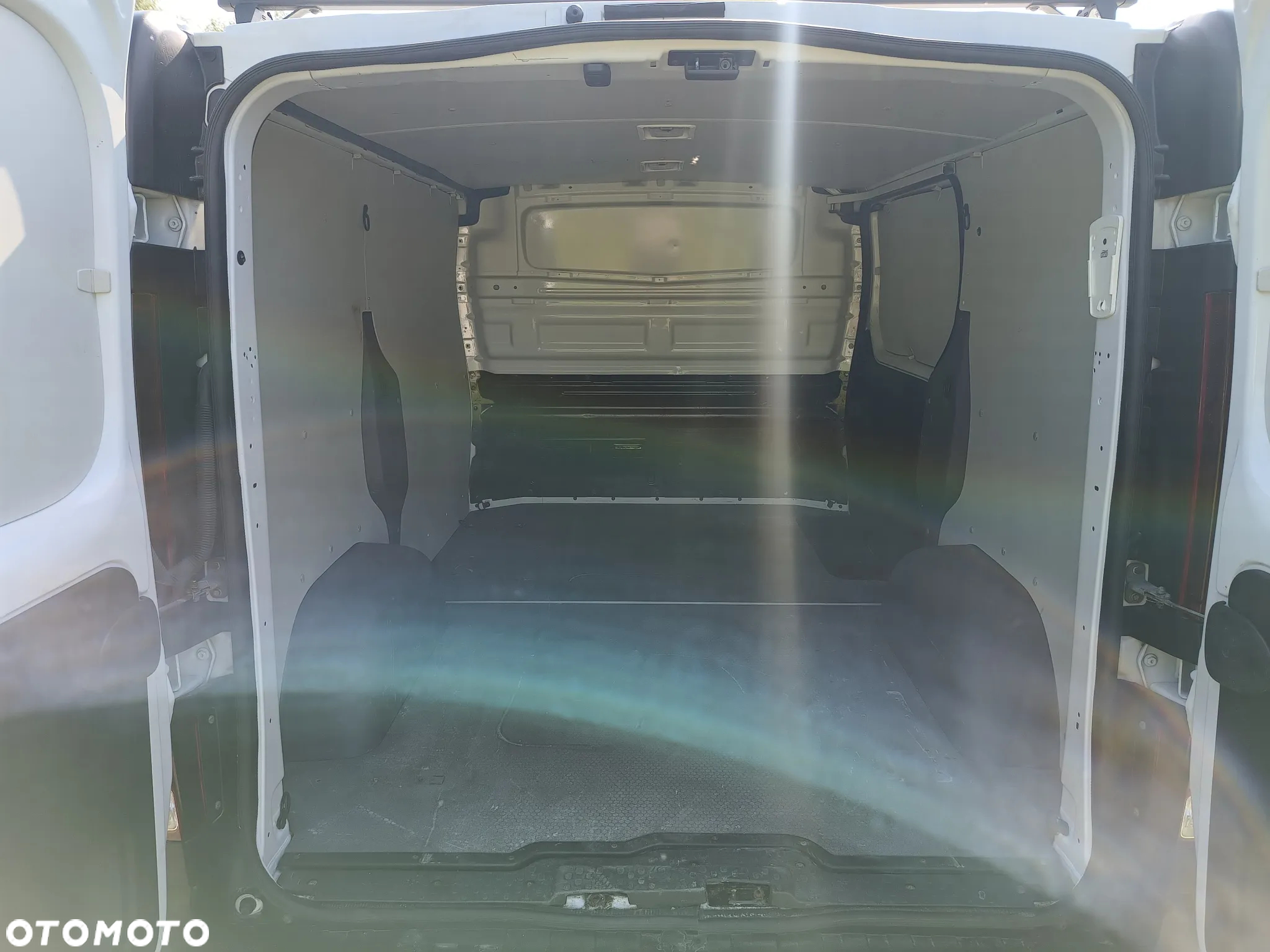 Renault Trafic 1.6 dCi diesel 121kM 2016 rok wersja L1H1 - 7