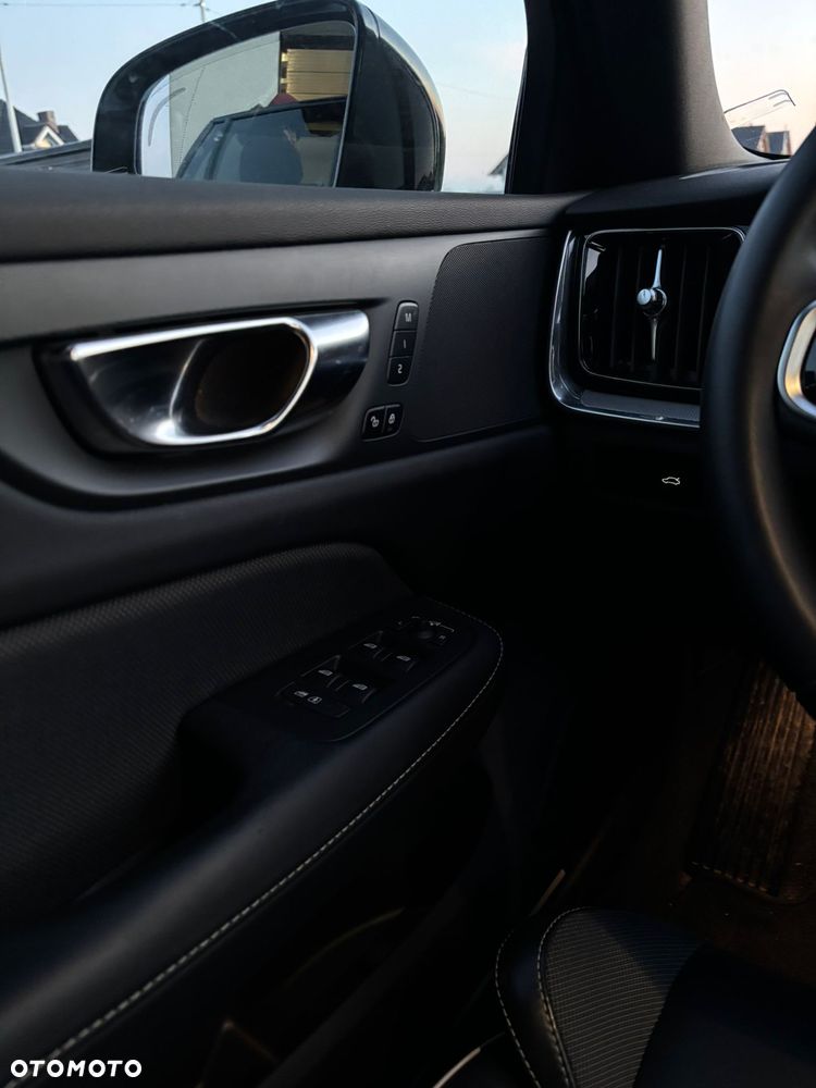 Volvo V60 B4 B Plus Dark - 17