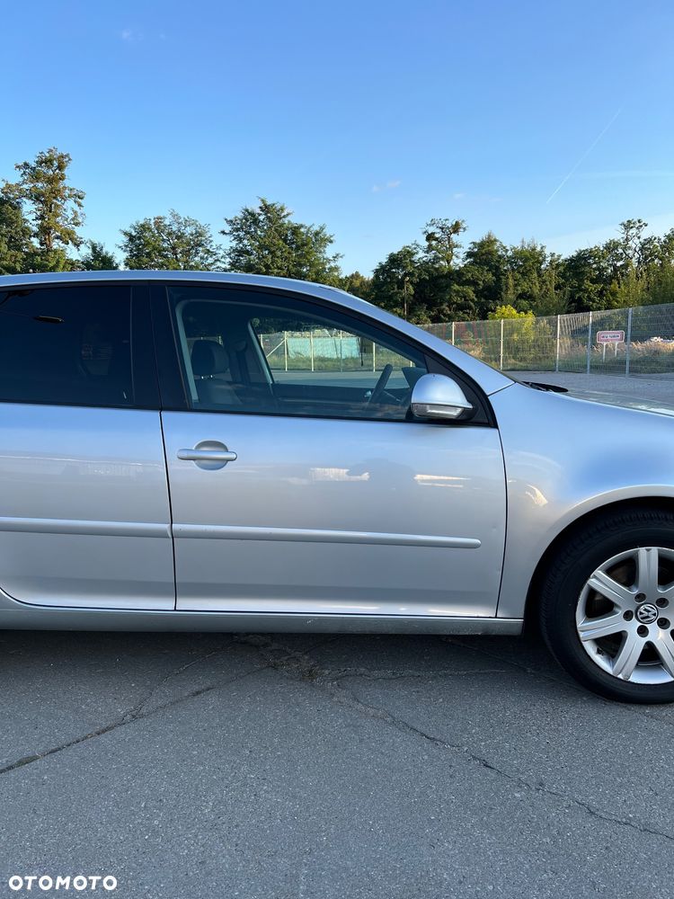 Volkswagen Golf 1.9 TDI Comfortline DSG - 9
