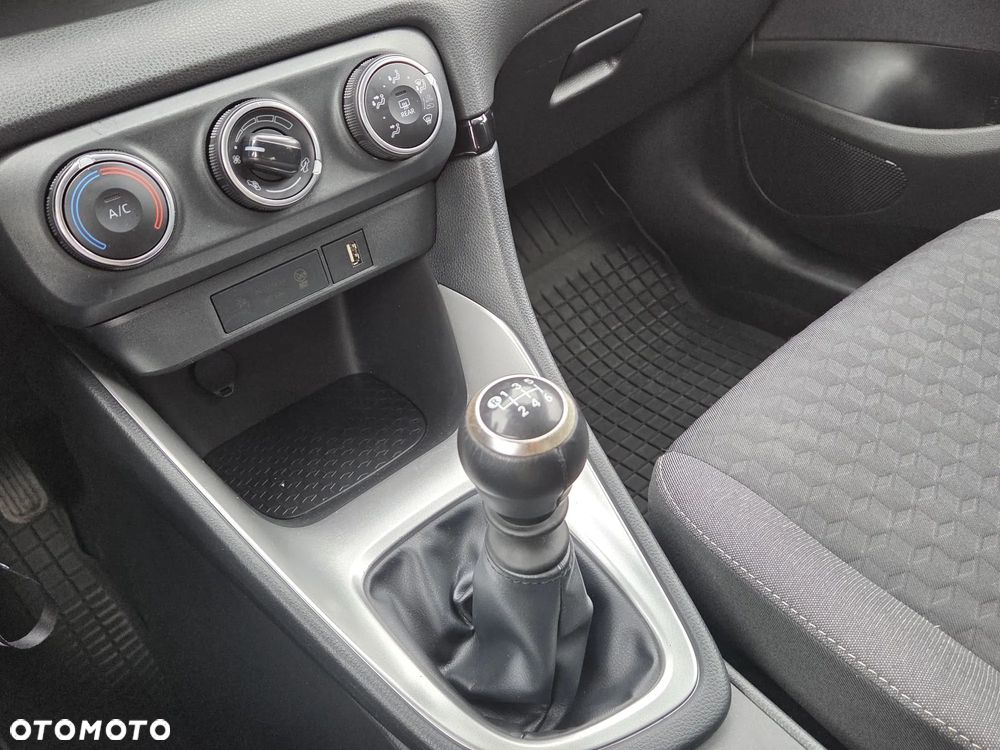 Toyota Yaris 1.5 Comfort - 20