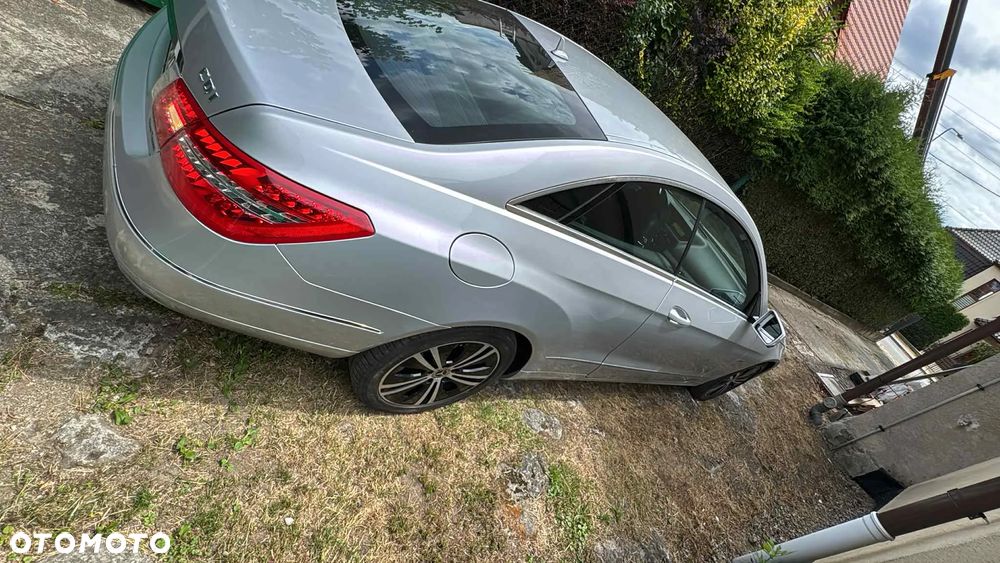 Mercedes-Benz Klasa E 220 CDI DPF Coupe BlueEFFICIENCY 7G-TRONIC Avantgarde - 19