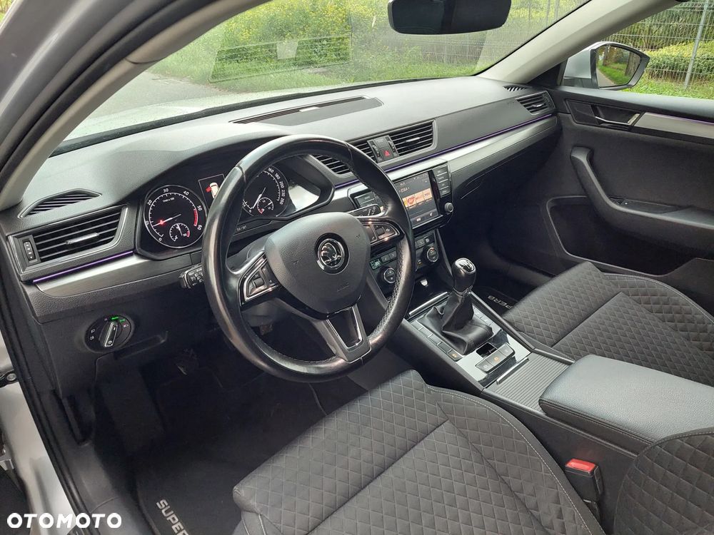 Skoda Superb 1.6 TDI GreenLine - 10