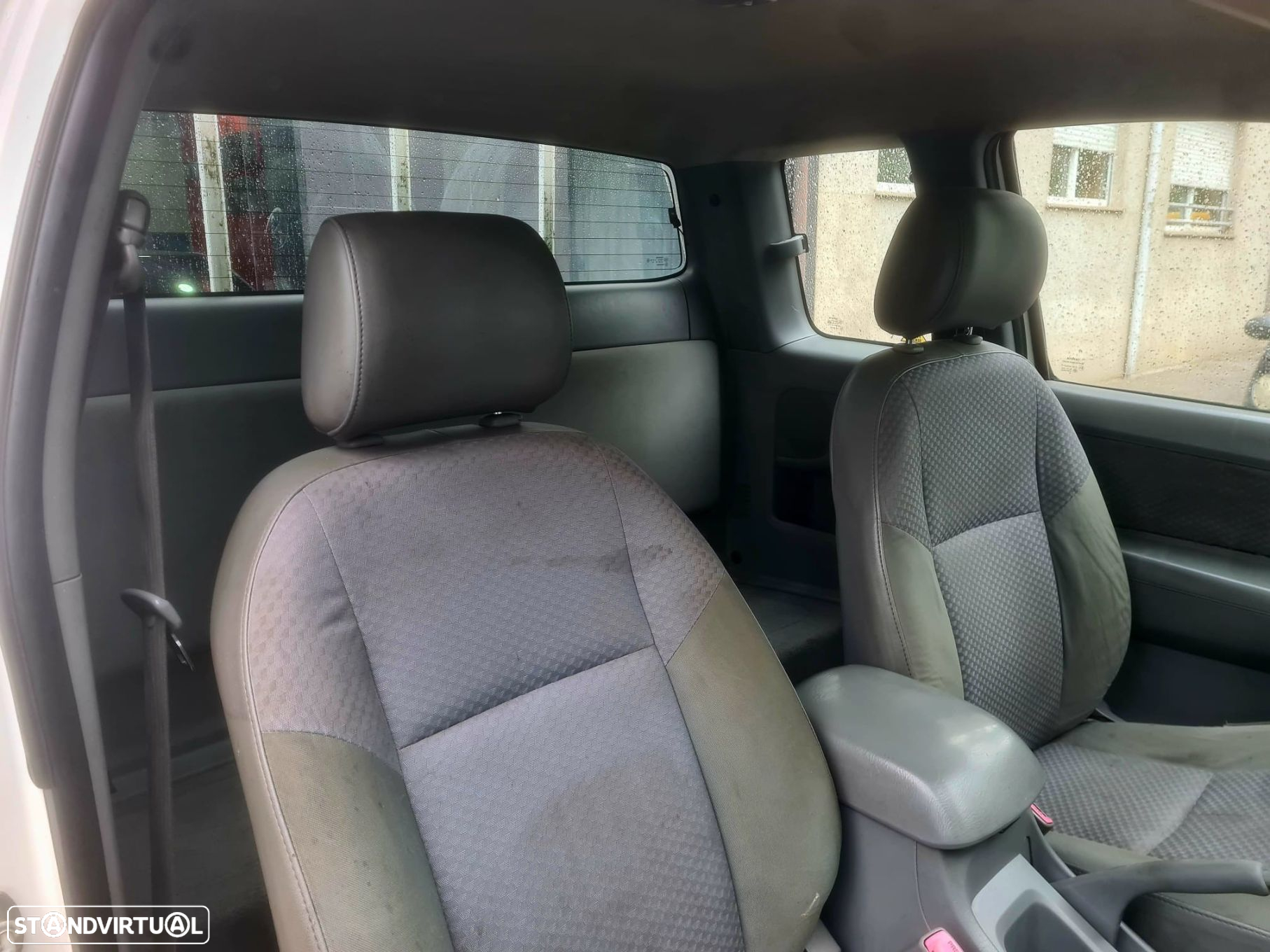 Toyota Hilux 2.5 D-4D CE - 16