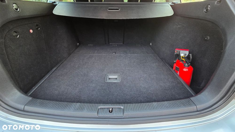 Volkswagen Golf 1.6 TDI Comfortline - 23
