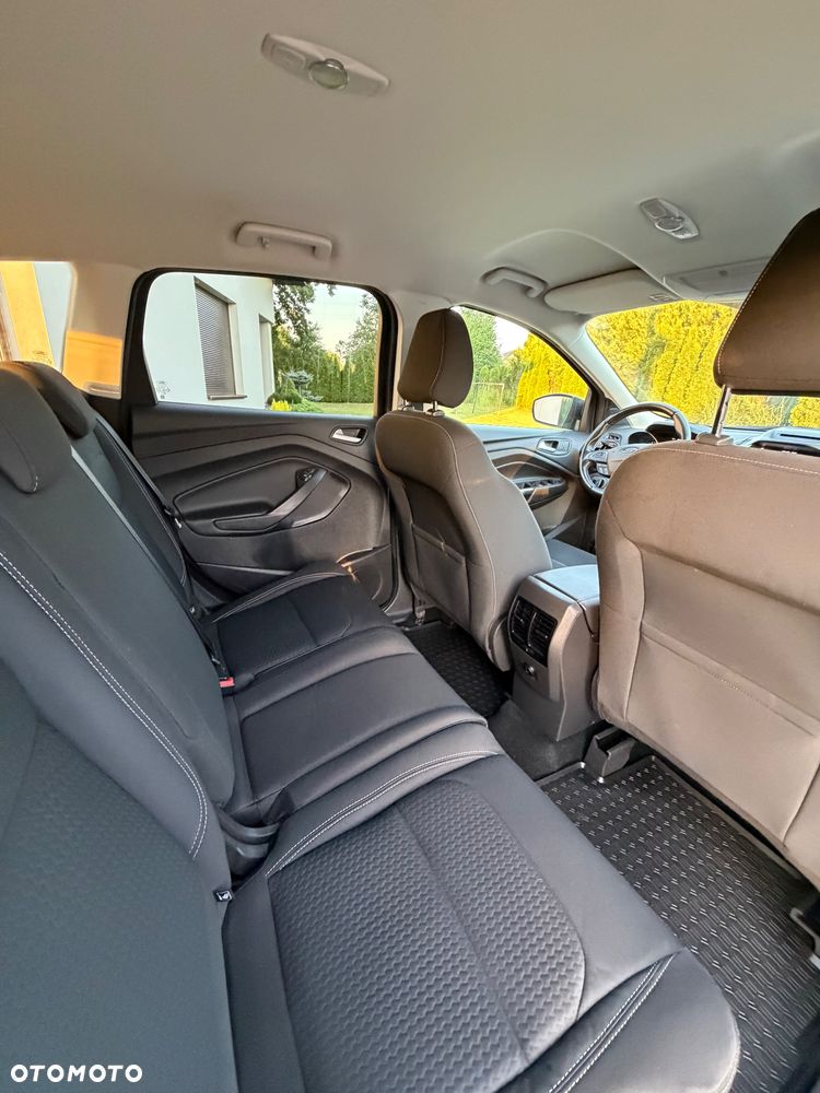 Ford Kuga 2.0 TDCi 2x4 Titanium - 10