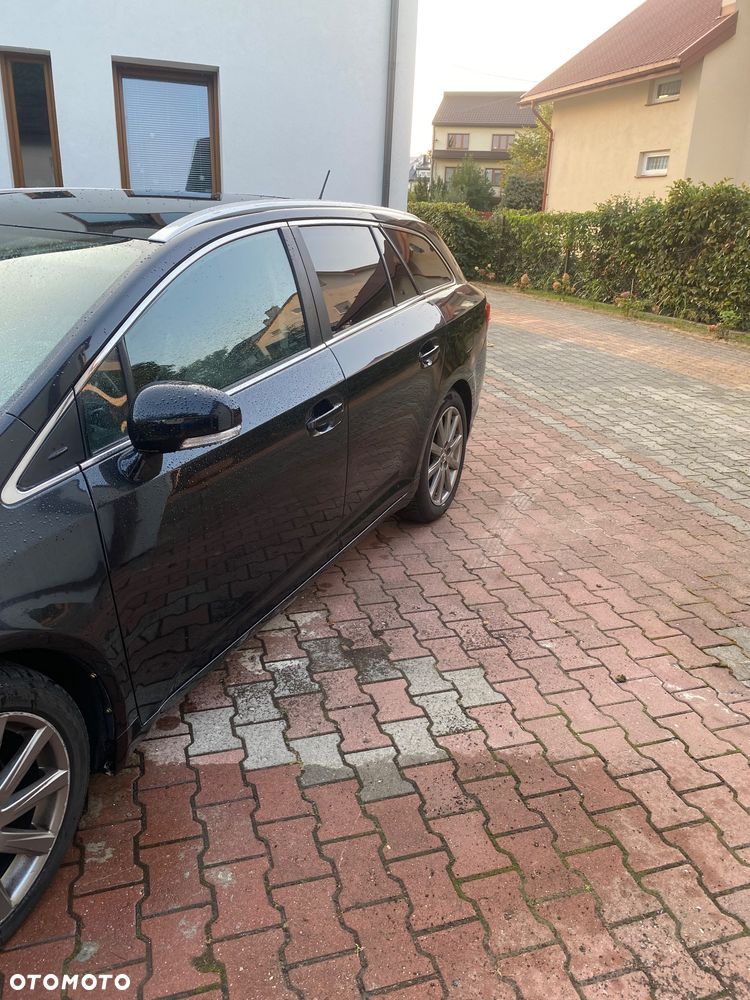 Toyota Avensis 2.2 D-4D Sol NAVI - 6