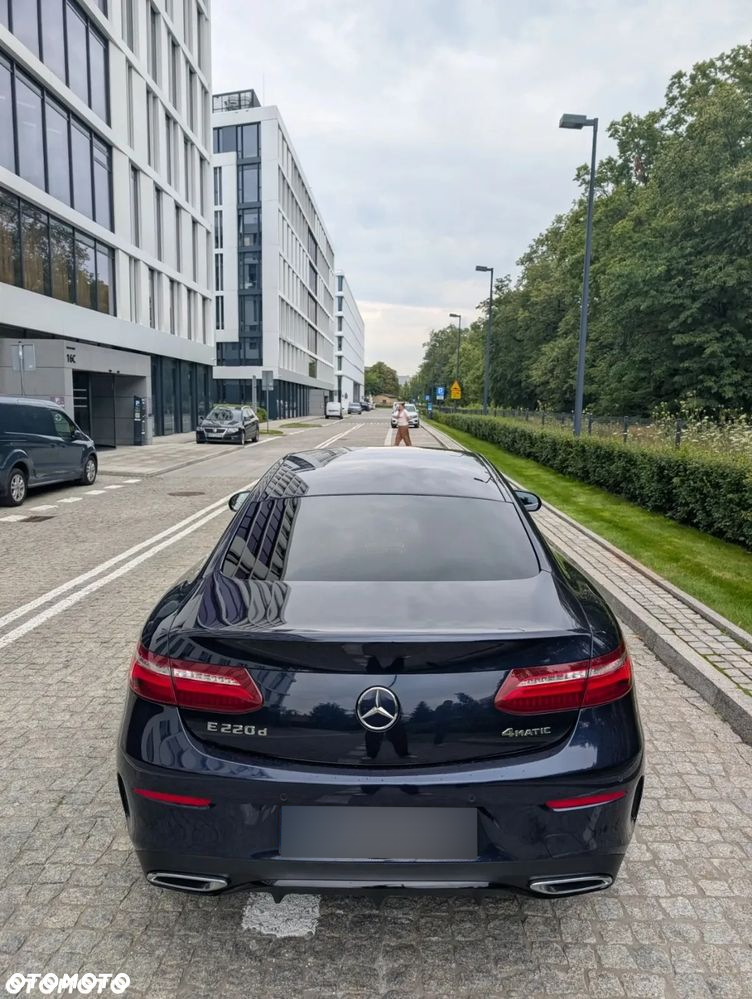 Mercedes-Benz Klasa E 220 d Coupe 4-Matic 9G-TRONIC - 4