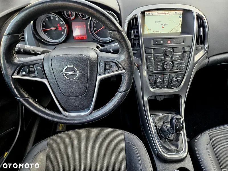 Opel Astra IV 1.4 T Cosmo - 15
