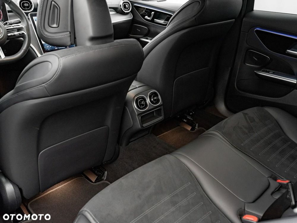 Mercedes-Benz Klasa C 220 d 4Matic 9G-TRONIC AMG Line - 24