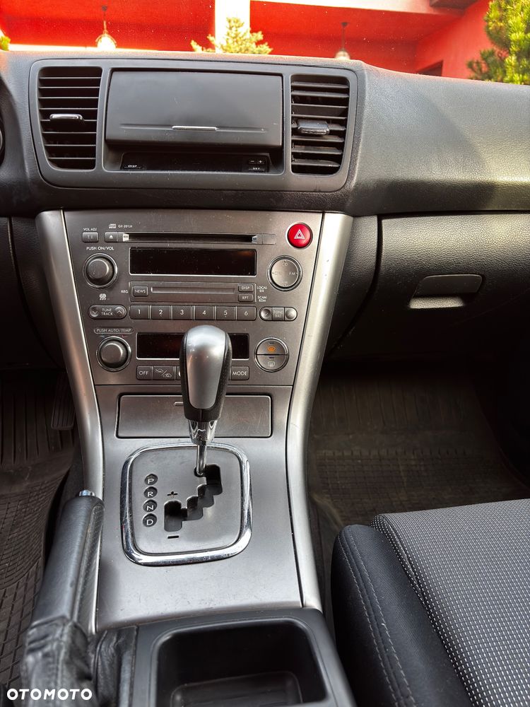 Subaru Legacy - 12