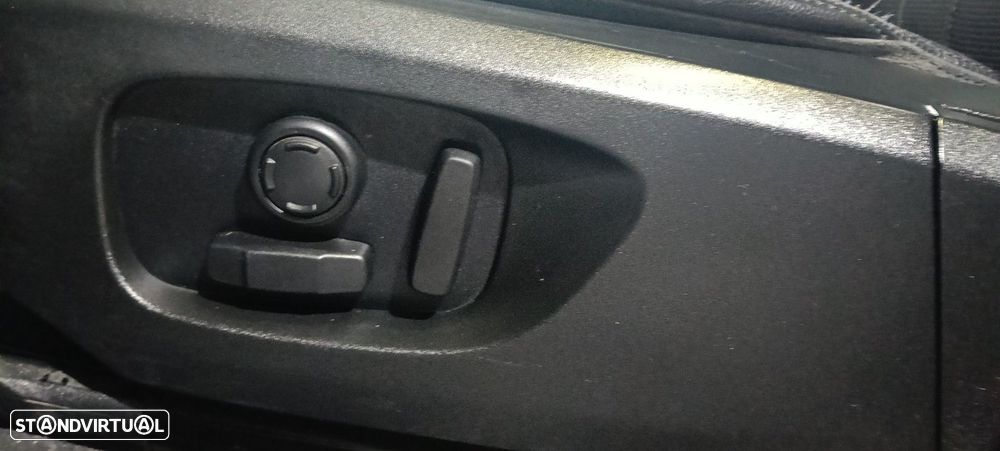 Land Rover Discovery Sport 2.0 D AWD R-Dynamic S - 15