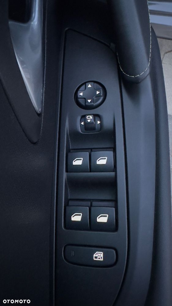 Peugeot 208 1.2 PureTech GT S&S EAT8 - 9