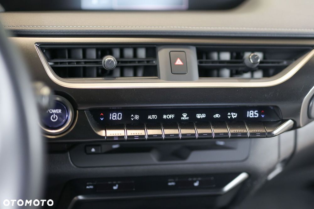 Lexus UX - 39