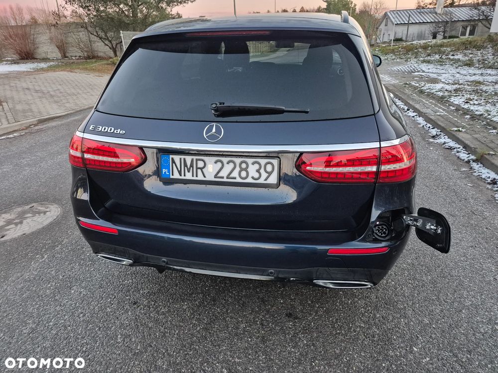 Mercedes-Benz Klasa E 300 de AMG - 9