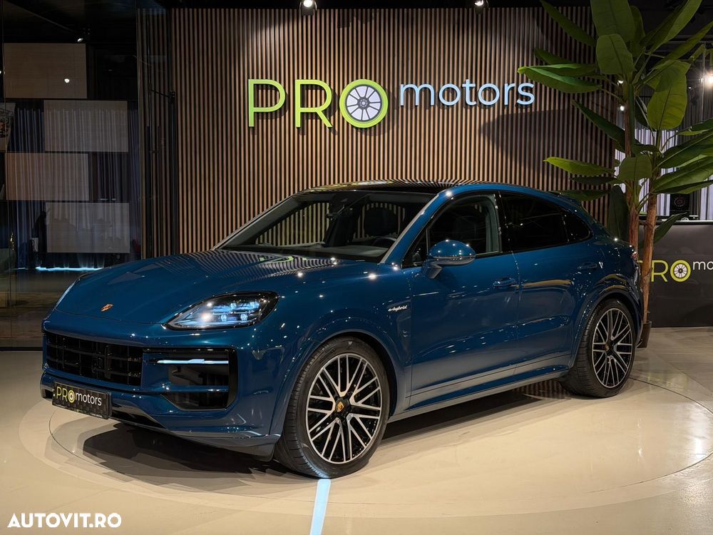 Porsche Cayenne Coupe E-Hybrid Black Edition - 2