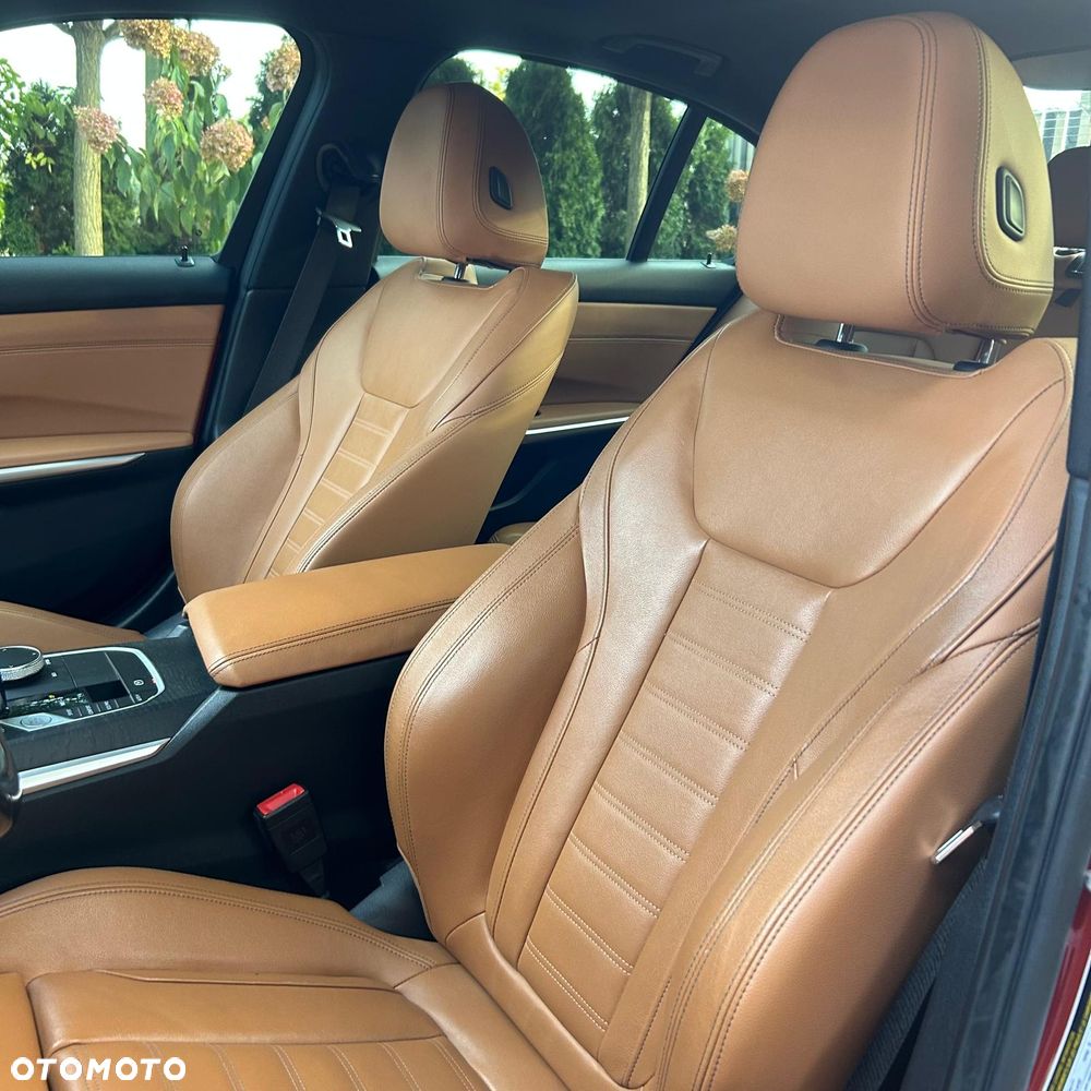 BMW Seria 3 330i xDrive M Sport sport - 16