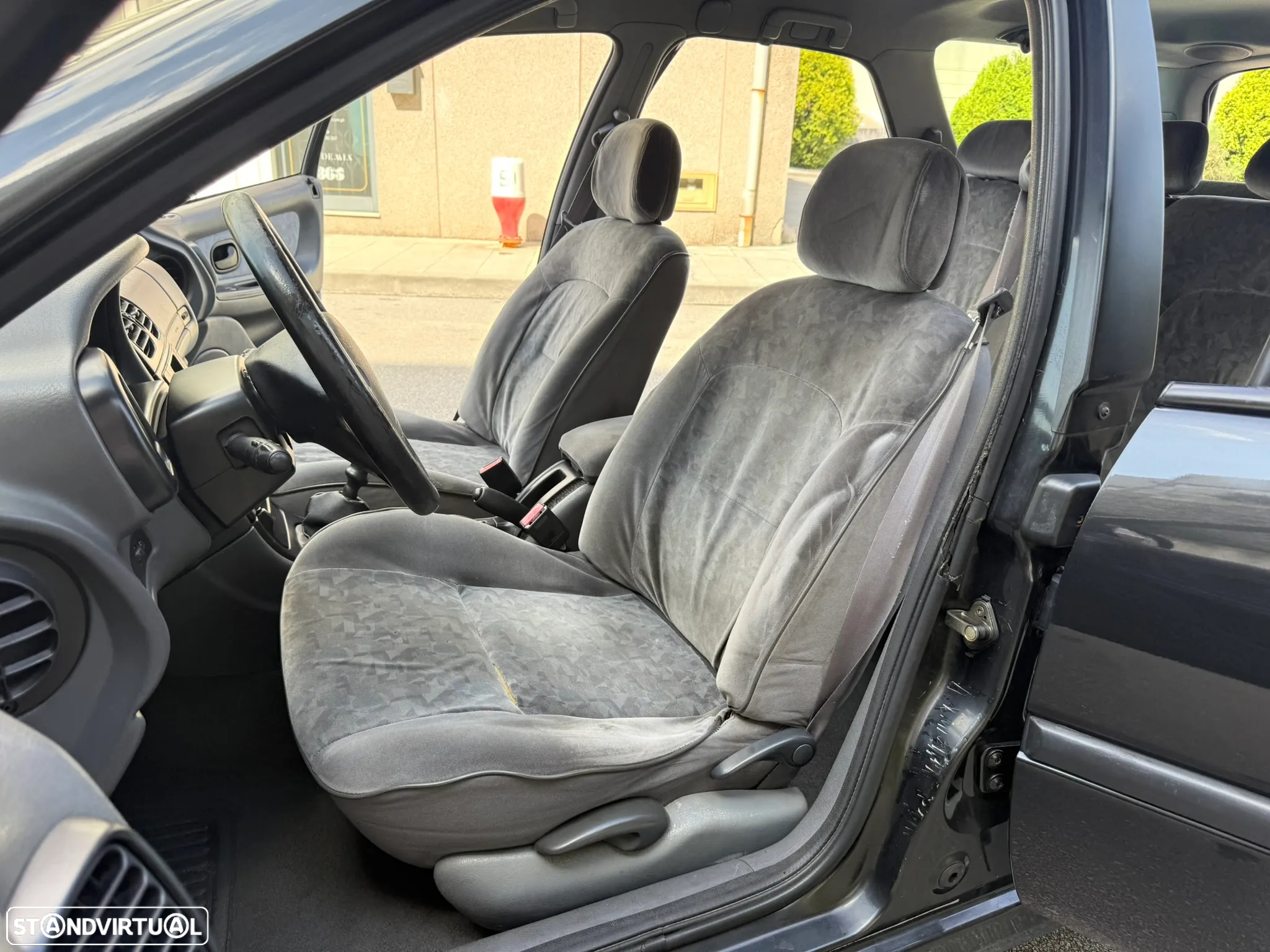 Renault Laguna Break 1.9 dTi RXE - 25