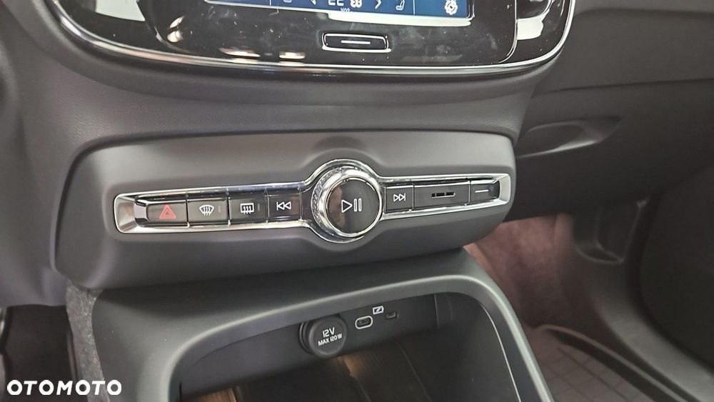 Volvo XC 40 73kWh P6 Recharge Core - 19