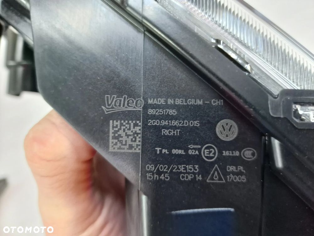 VW POLO VI 2G0 NOWY PRAWY ORYGINALNY VALEO HALOGEN LED DRL Z CIEMYM ŚRODKIEM , NR 2G0941622D / 2G0941622 D , NR AUKCJI H200 - 8