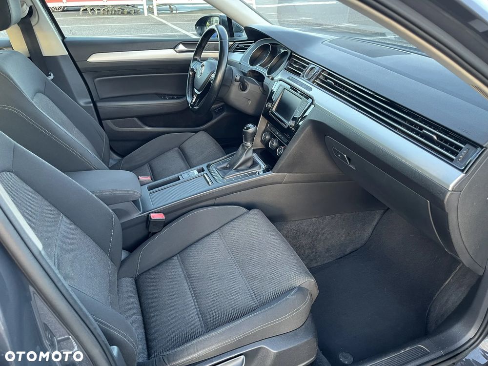 Volkswagen Passat 1.6 TDI BMT Comfortline - 8