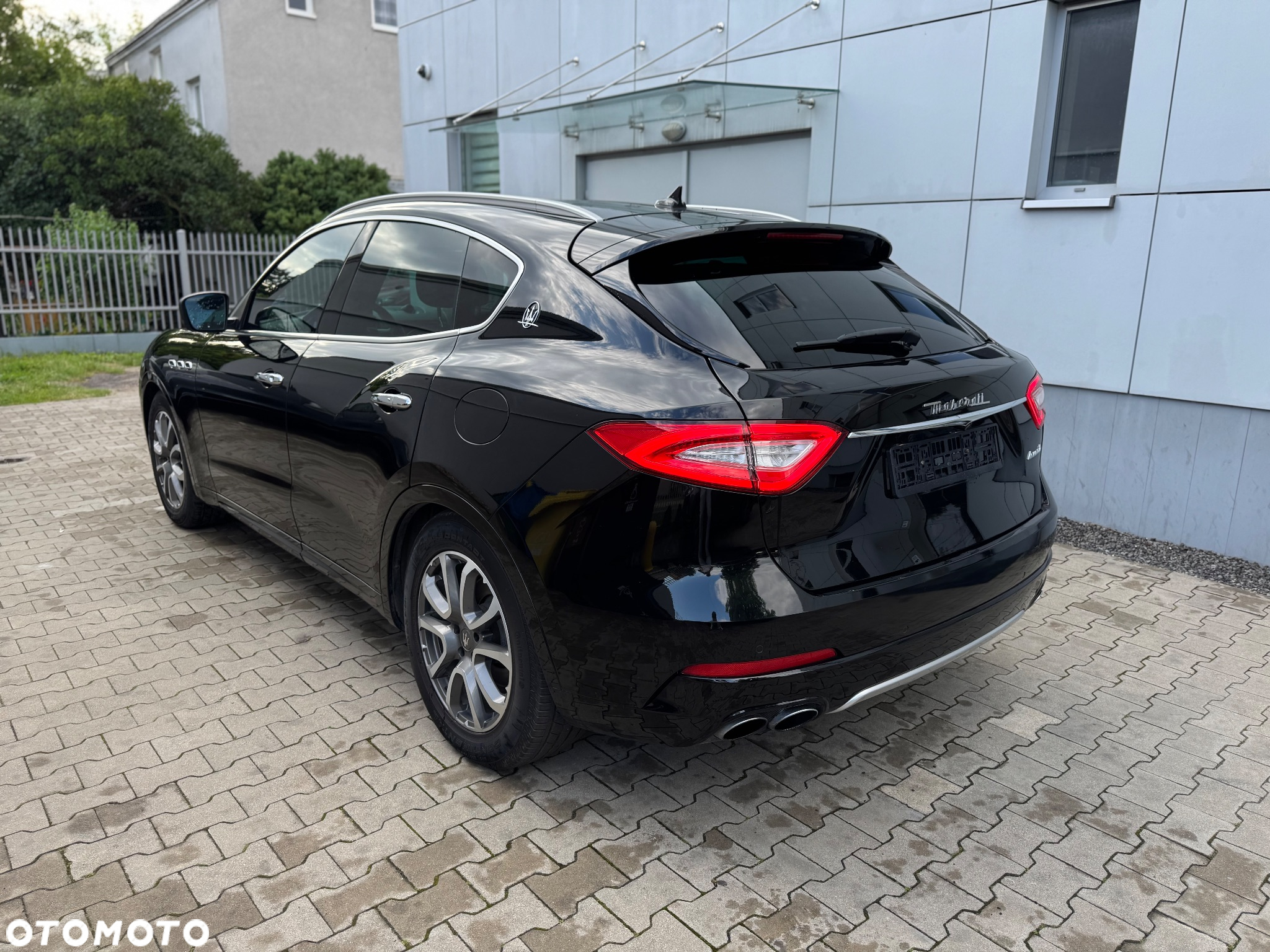 Maserati Levante Q4 Executive - 8