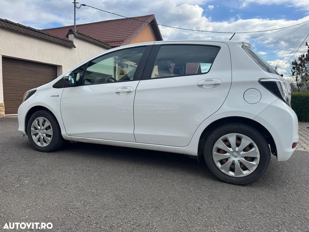 Toyota Yaris 1.5 VVT-i HSD Luna - 3