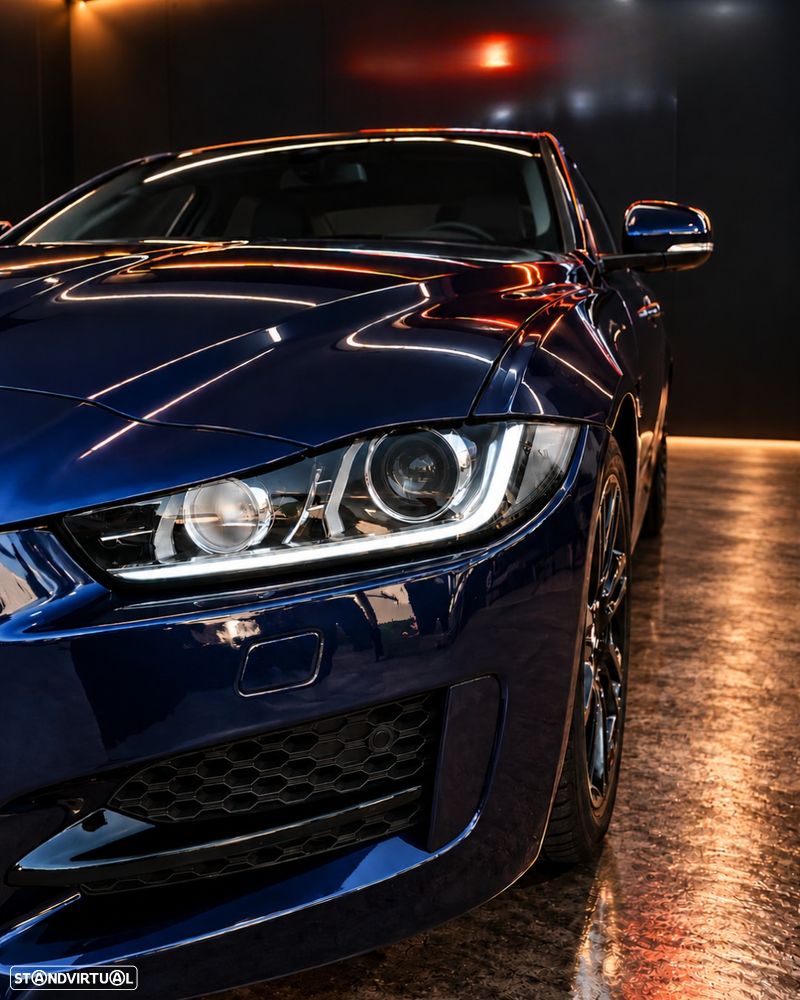 Jaguar XE - 8