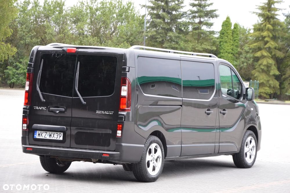 Renault Trafic Grand 2.0 dCi EDC - 11