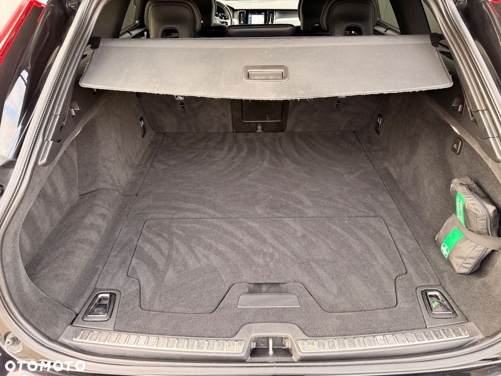 Volvo V90 T4 R-Design - 33