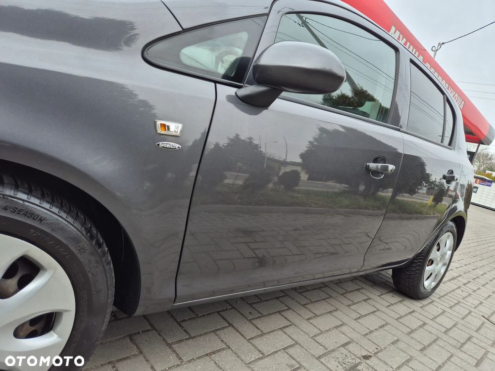 Opel Corsa 1.4 16V Satellite - 21