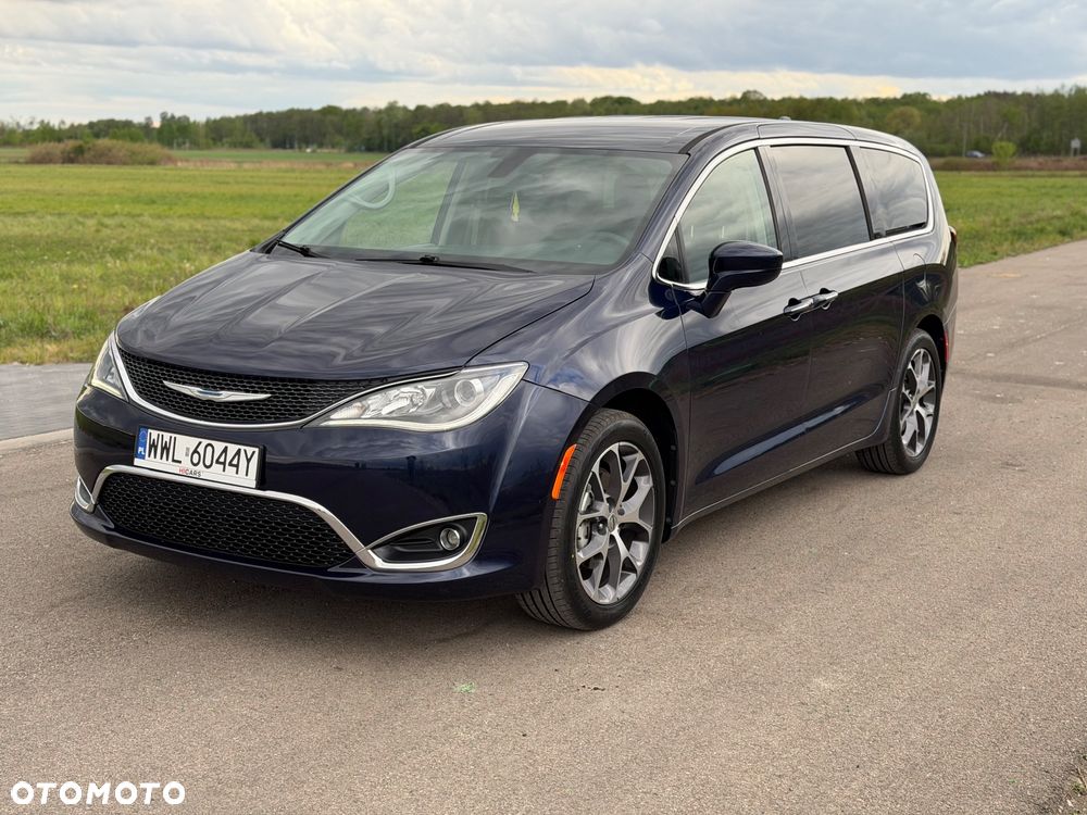 Chrysler Pacifica - 1