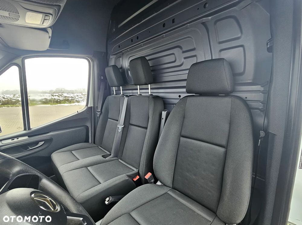 Mercedes-Benz SPRINTER - 10