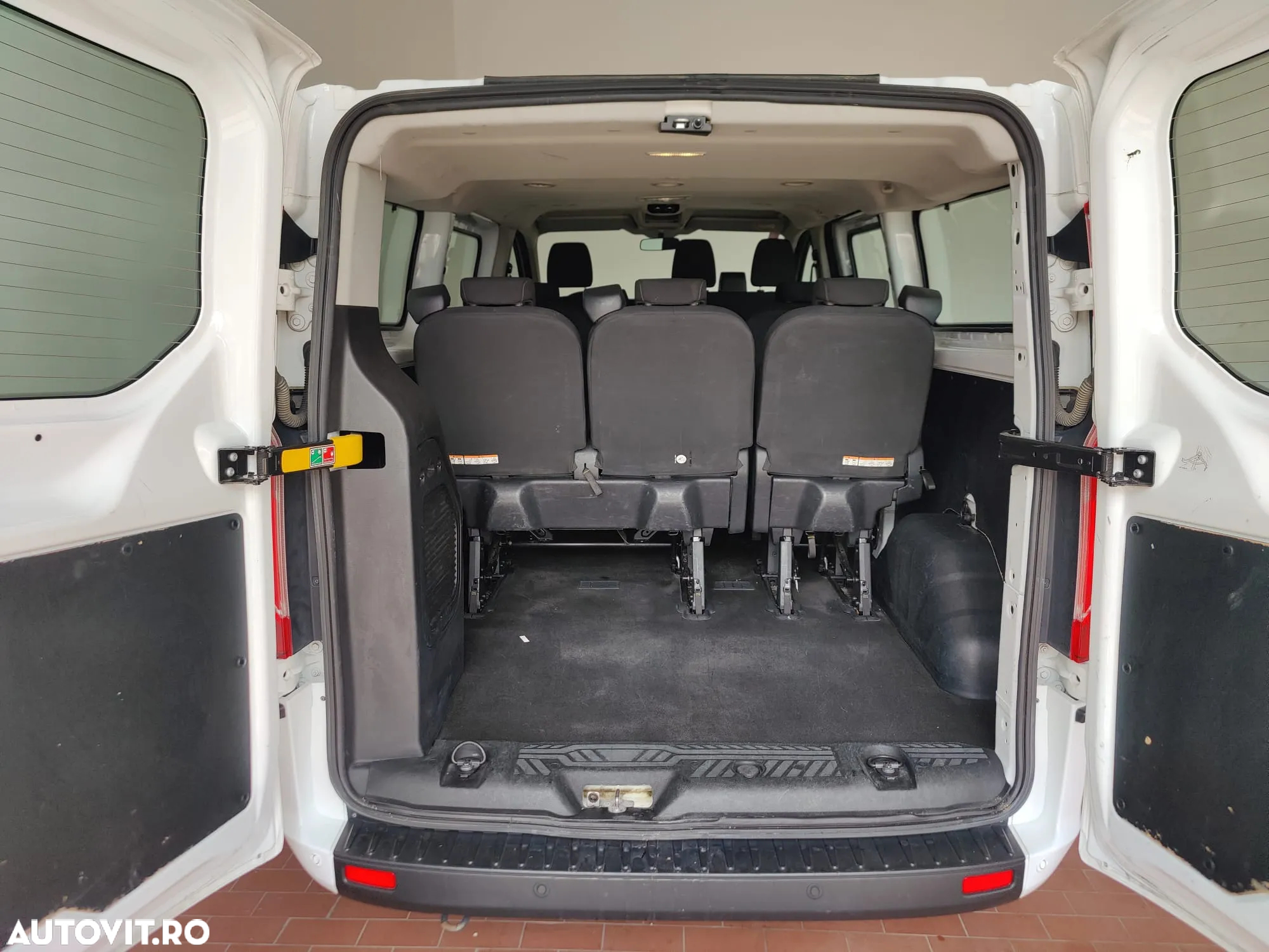 Ford Transit Custom Kombi 320 2.0 EcoBlue 130 CP L2H1 Trend Aut. - 20
