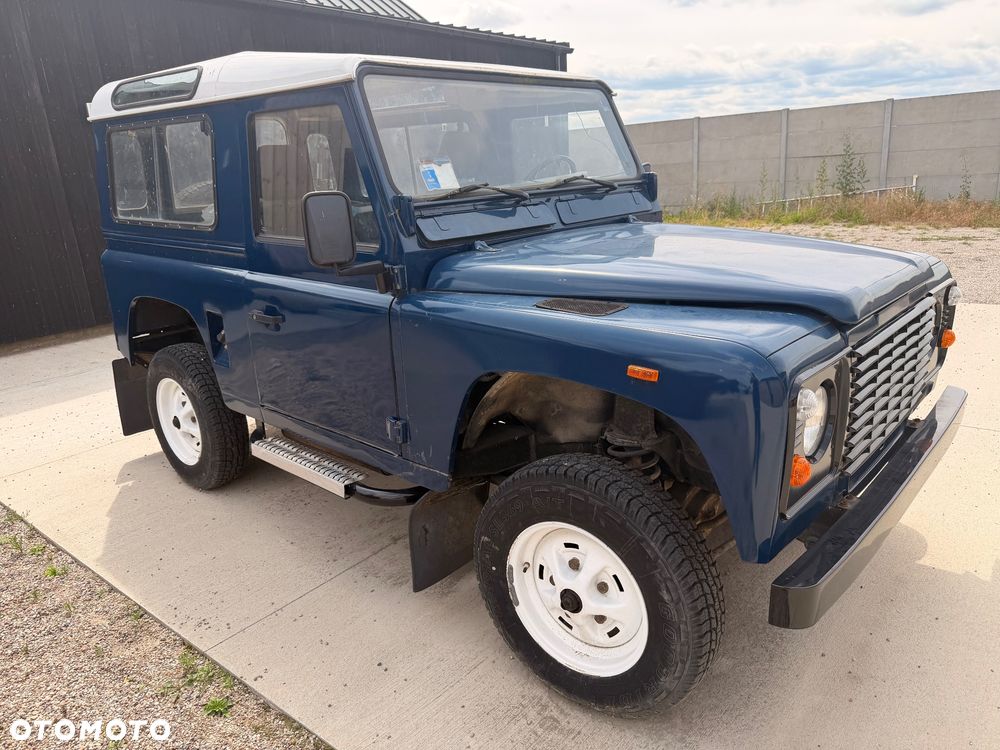 Land Rover Defender - 2