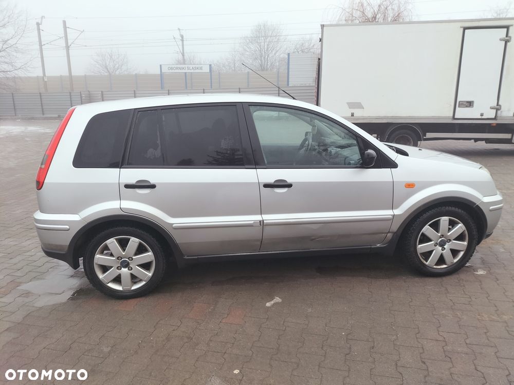 Ford Fusion - 5