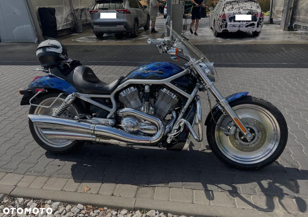 Harley-Davidson V-Rod Street Rod - 1