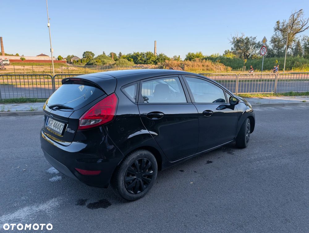 Ford Fiesta 1.6 TDCi Titanium - 12